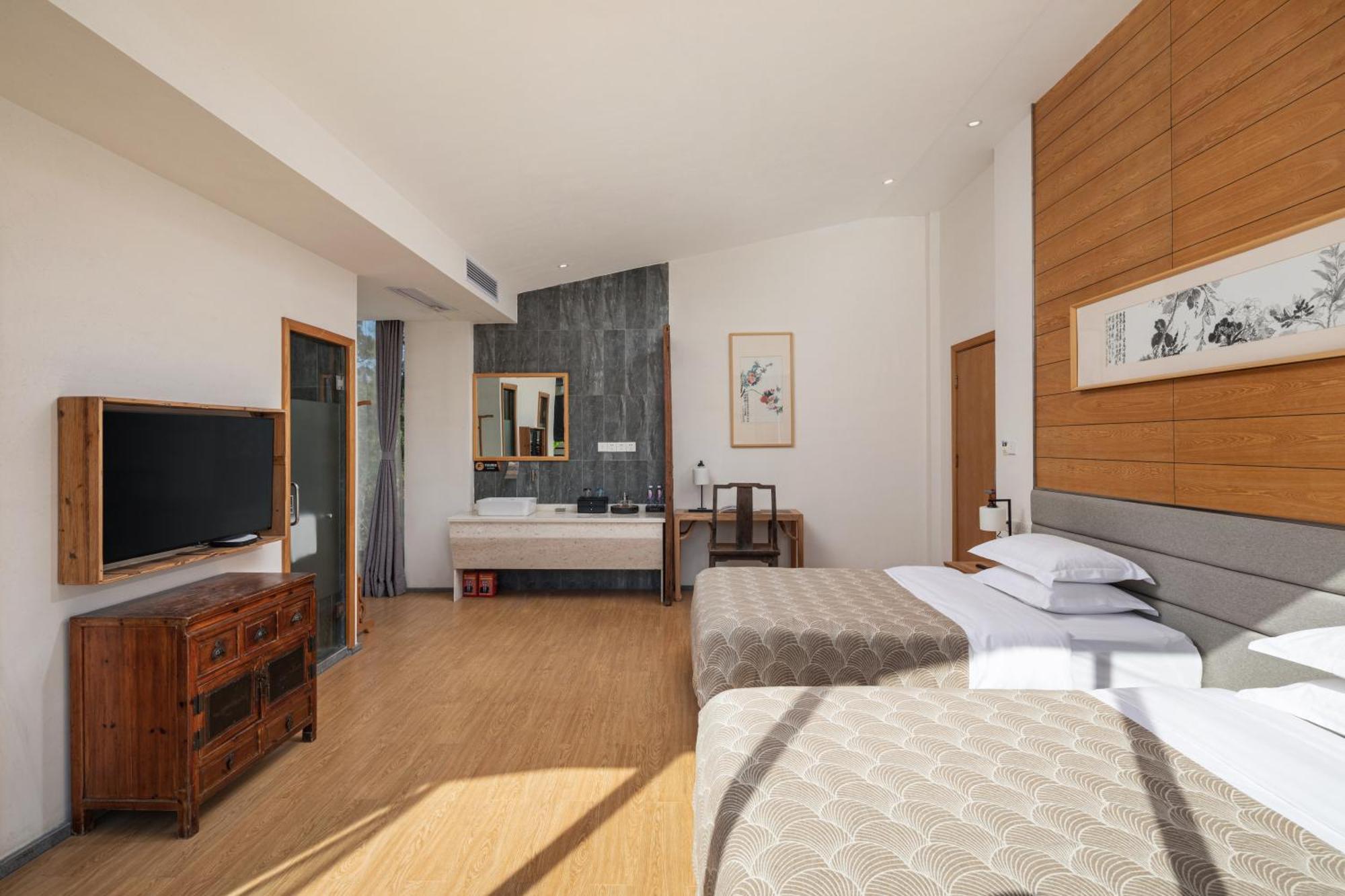 Guilin Heshe Lakeside Resort-Free Pick Up Service Stay Two Nights Bagian luar foto