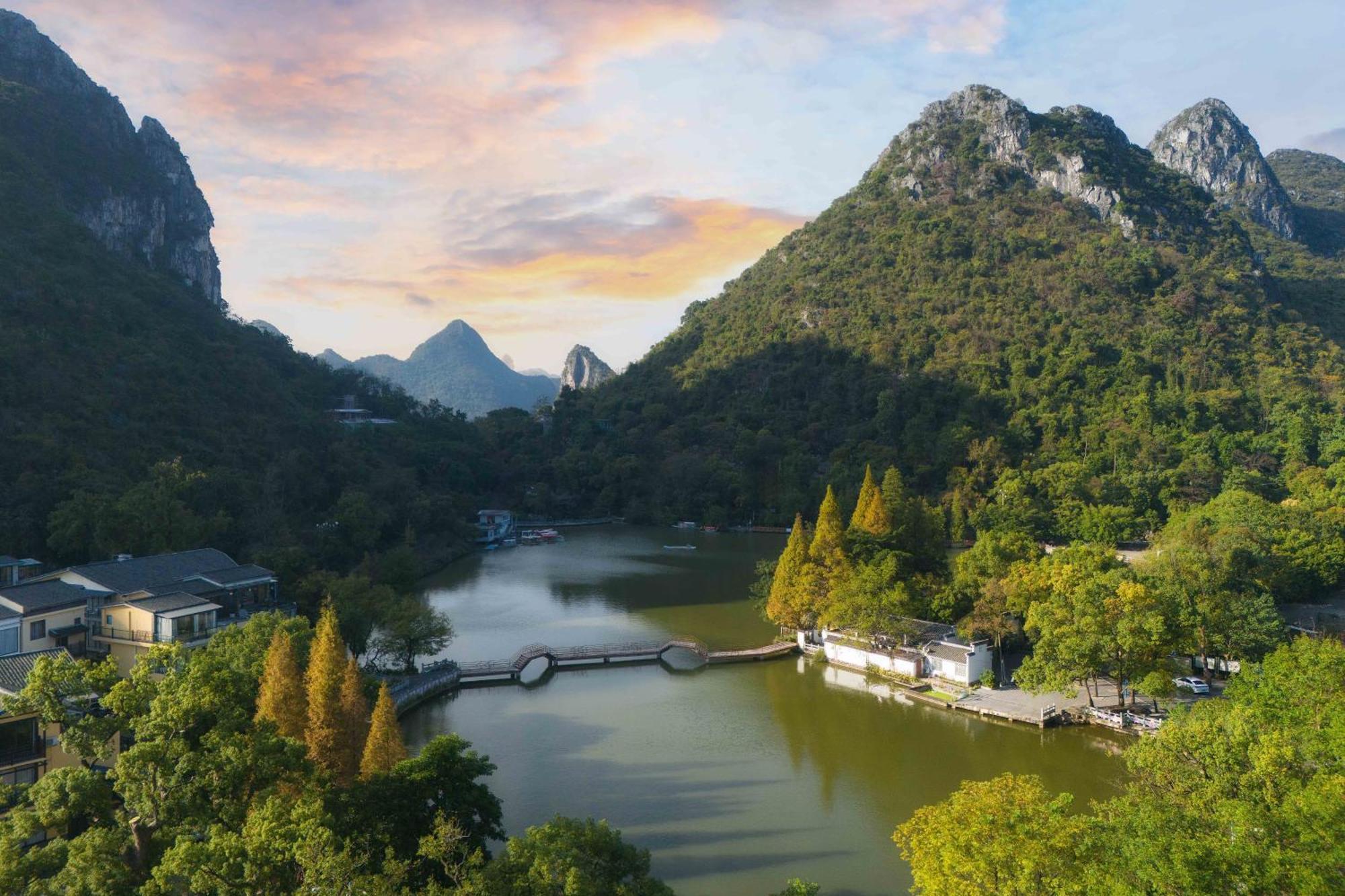 Guilin Heshe Lakeside Resort-Free Pick Up Service Stay Two Nights Bagian luar foto